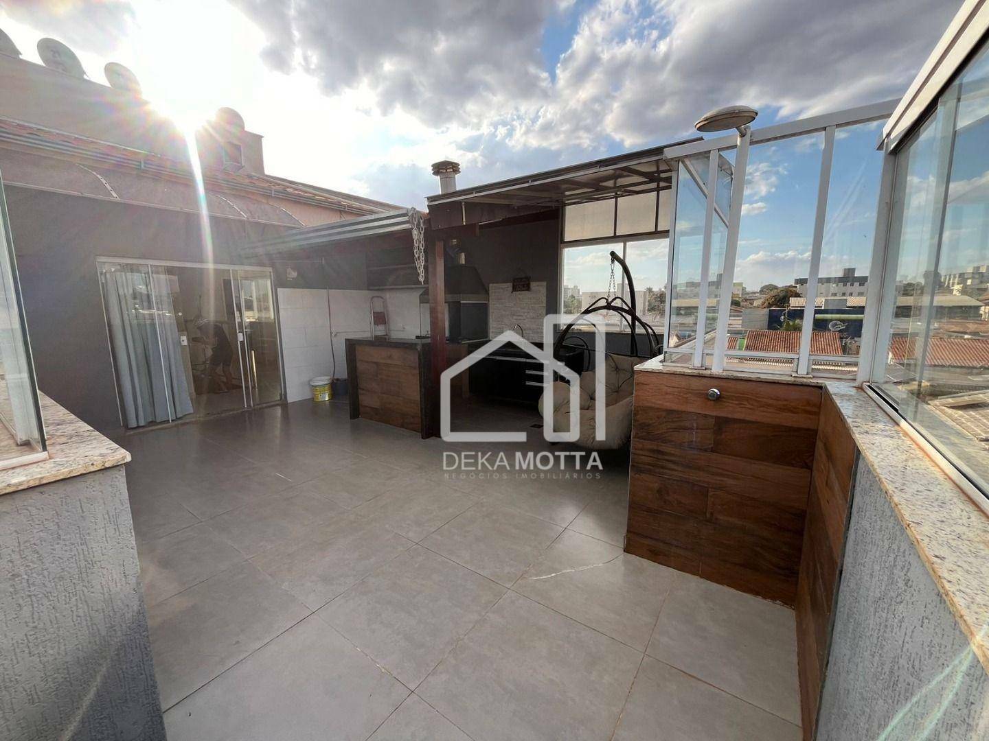 Apartamento à venda com 3 quartos, 140m² - Foto 2