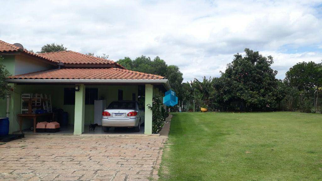 Chácara à venda com 3 quartos, 185m² - Foto 1
