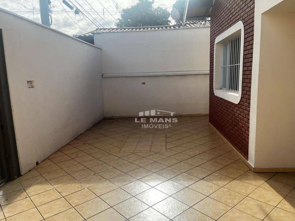 Casa à venda com 3 quartos, 180m² - Foto 31