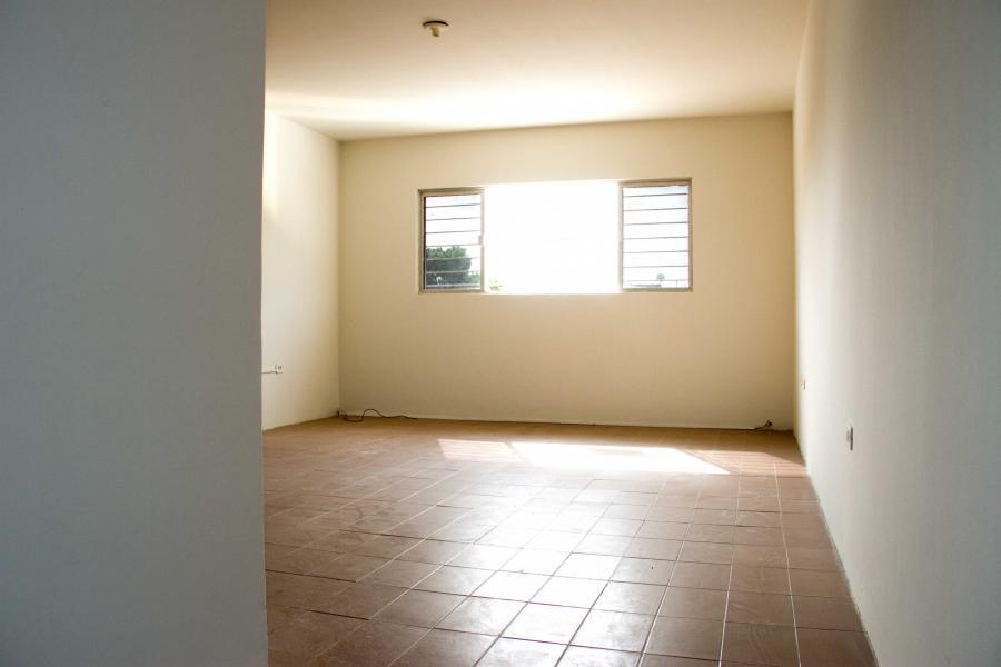 Apartamento para alugar com 3 quartos, 82m² - Foto 2