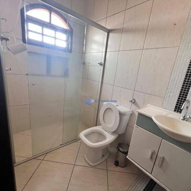 Casa para alugar com 2 quartos, 147m² - Foto 3