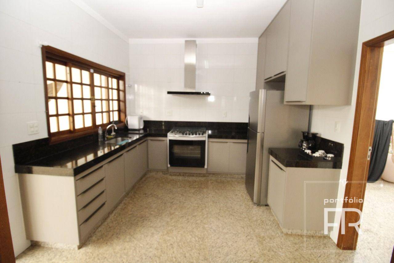 Casa à venda com 3 quartos, 210m² - Foto 10