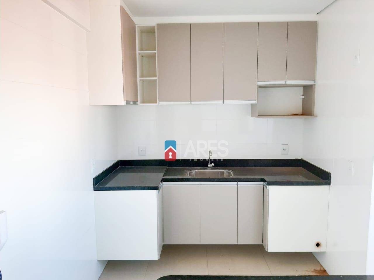 Apartamento para alugar com 3 quartos, 76m² - Foto 2