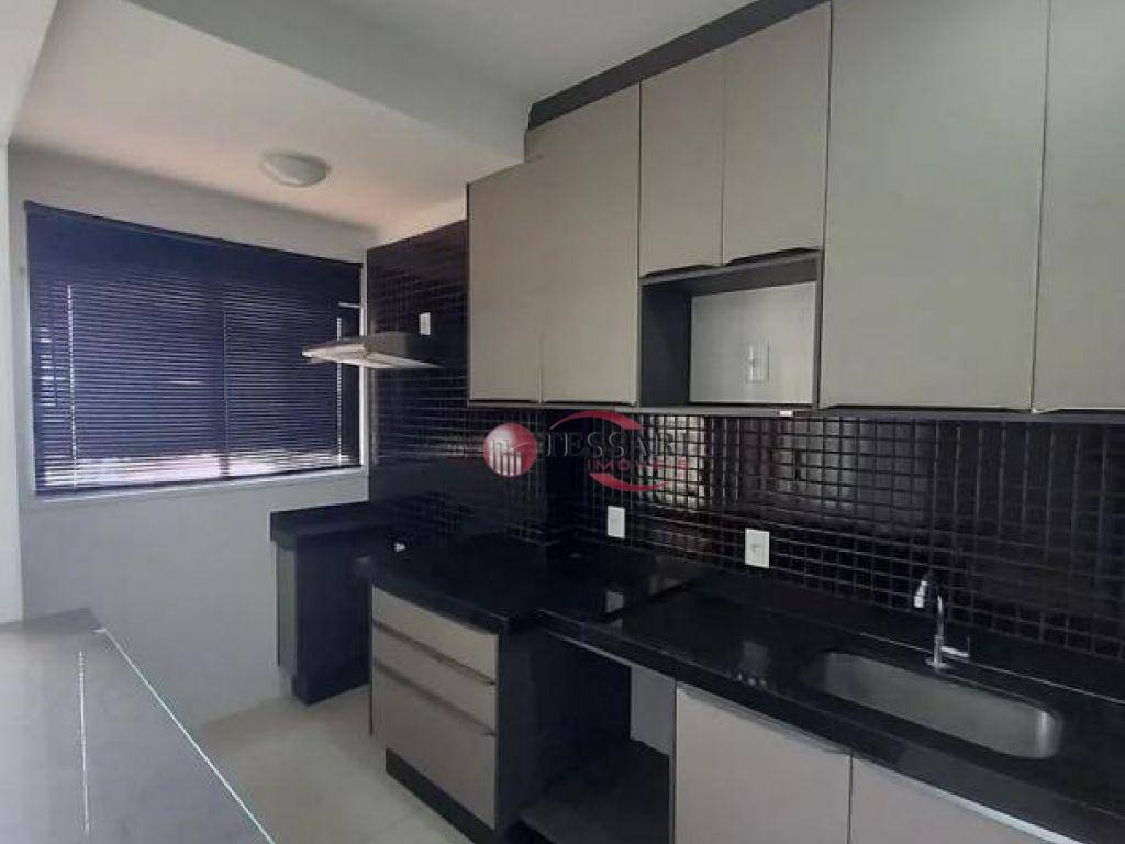 Apartamento à venda com 2 quartos, 125m² - Foto 4