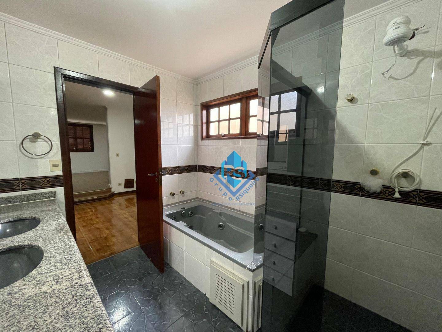 Sobrado à venda e aluguel com 4 quartos, 361m² - Foto 21