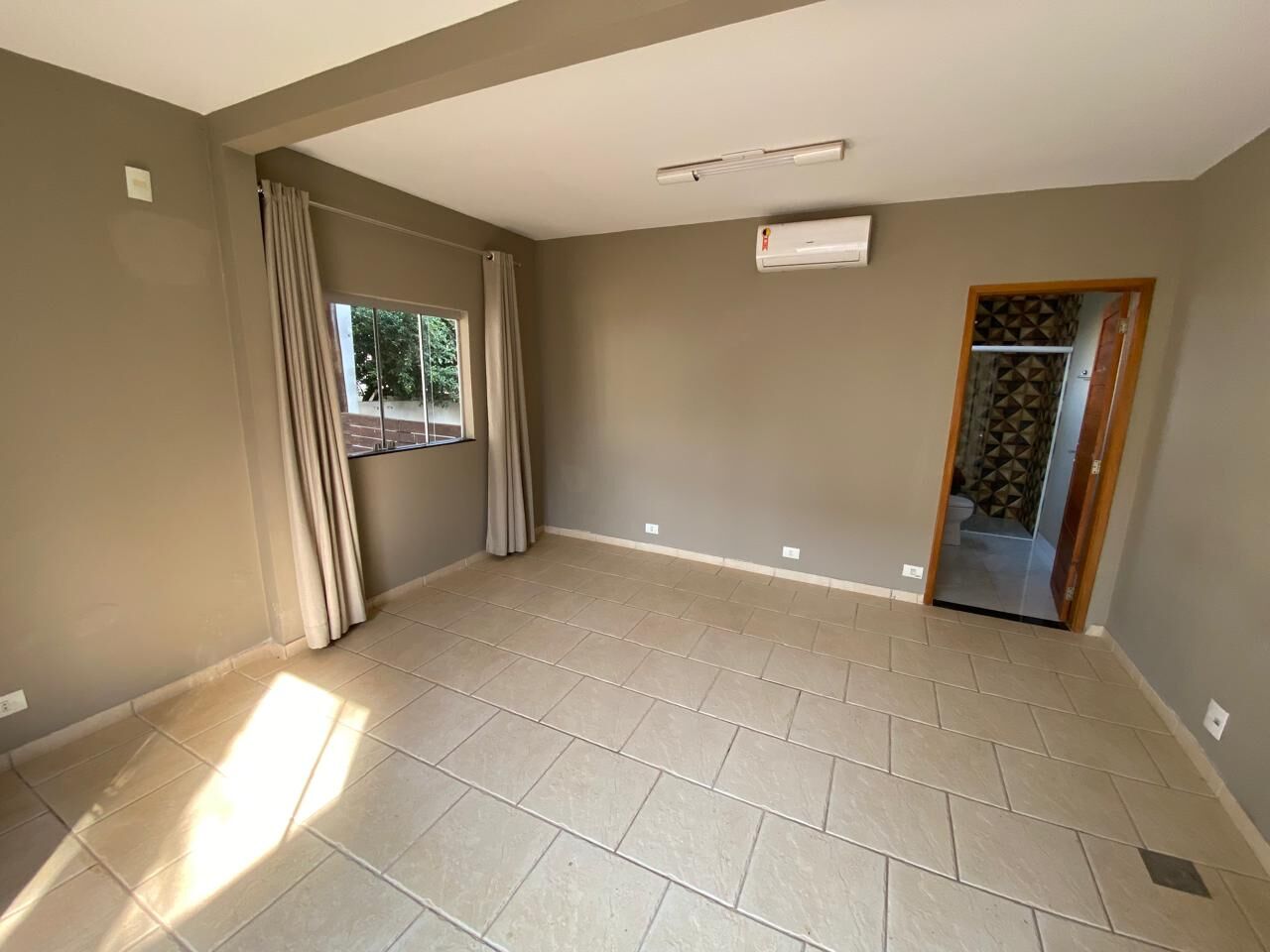 Casa para alugar com 4 quartos, 241m² - Foto 21