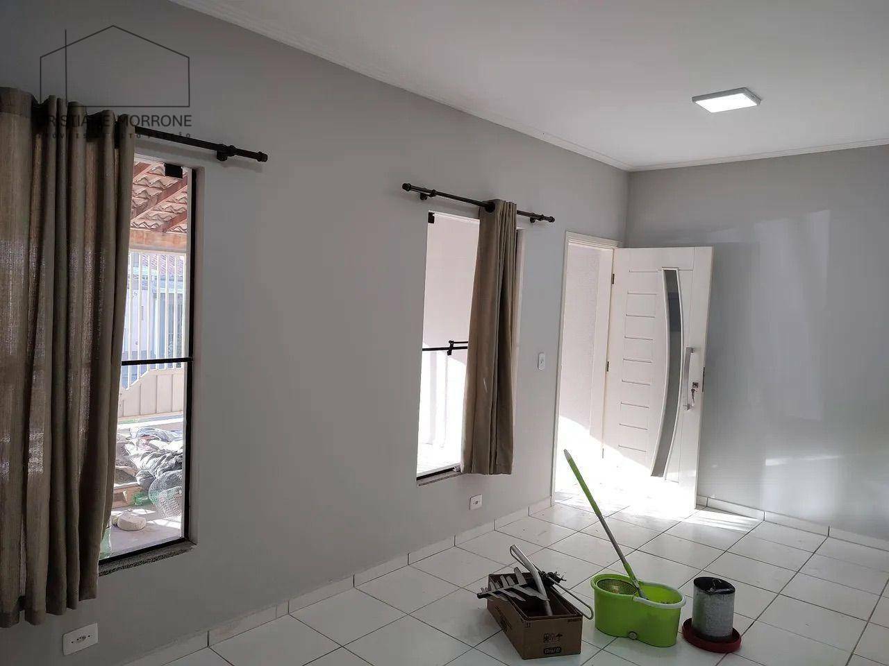 Casa à venda com 2 quartos, 72m² - Foto 4