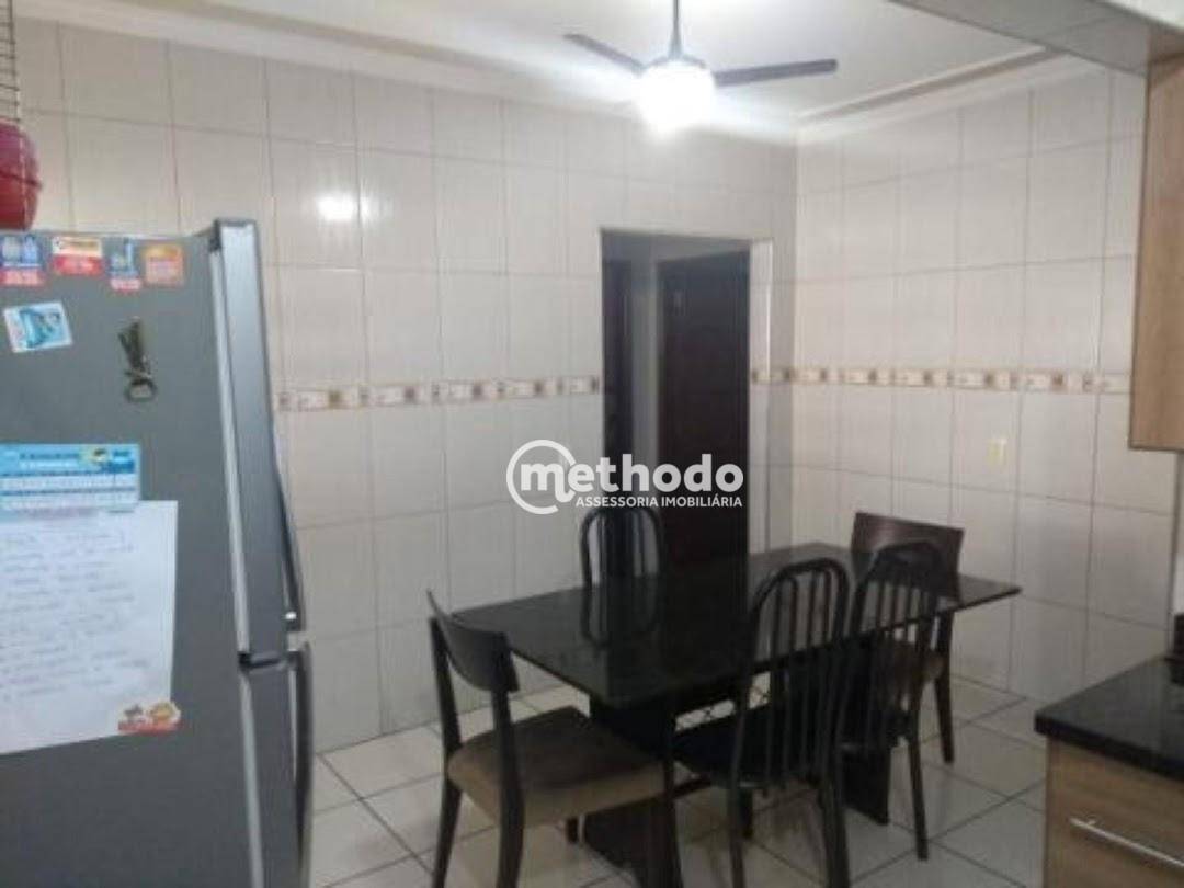 Casa à venda com 4 quartos, 151m² - Foto 2