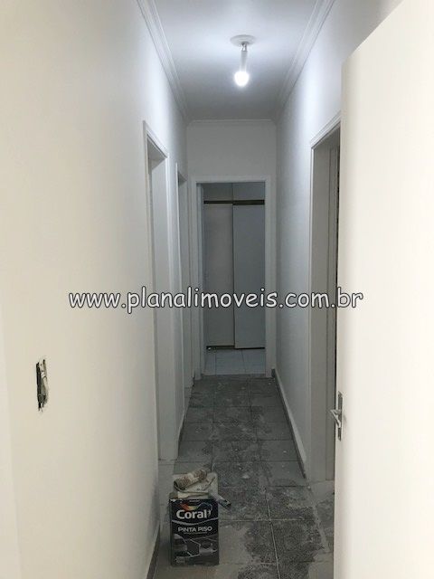 Casa à venda com 6 quartos, 250m² - Foto 2