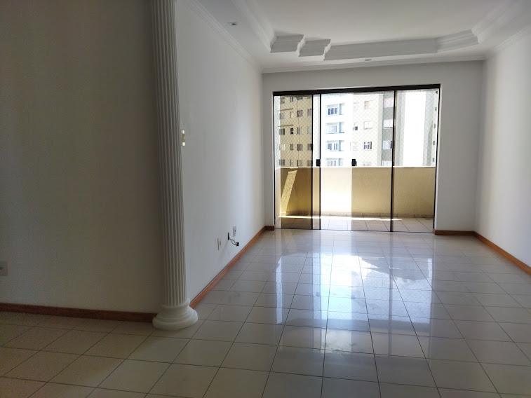 Apartamento à venda com 4 quartos, 136m² - Foto 1