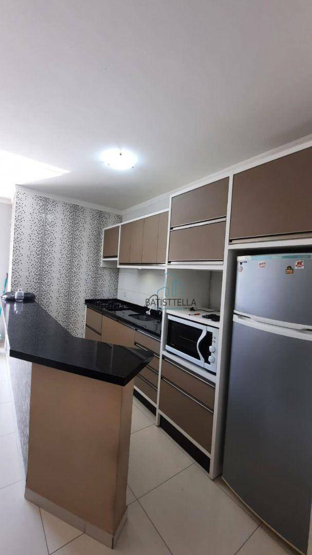 Apartamento à venda com 2 quartos, 75m² - Foto 2