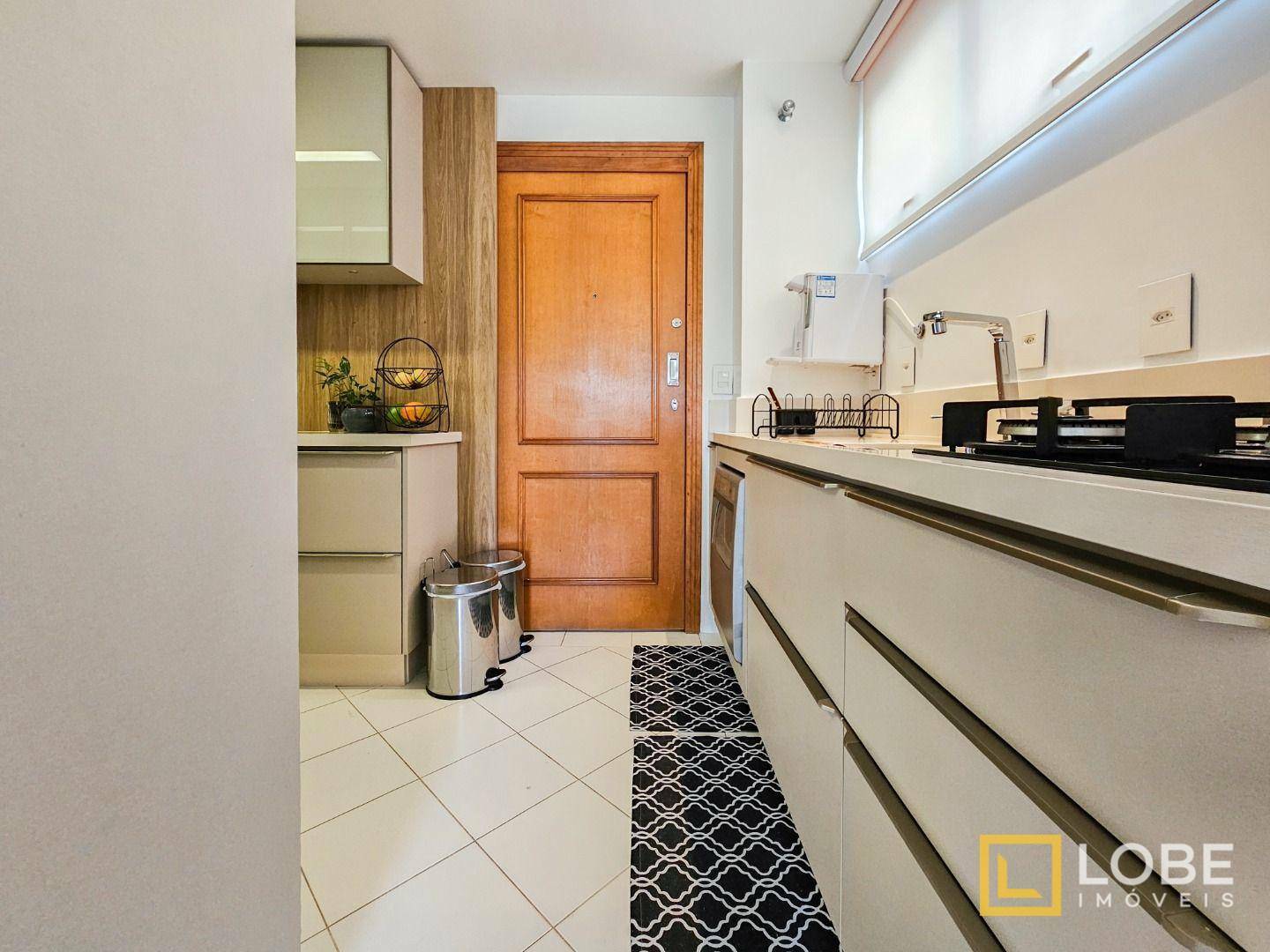 Cobertura à venda com 3 quartos, 214m² - Foto 11