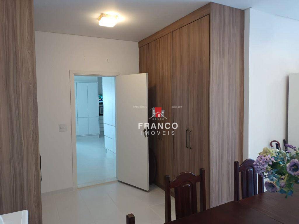 Casa à venda com 3 quartos, 172m² - Foto 12