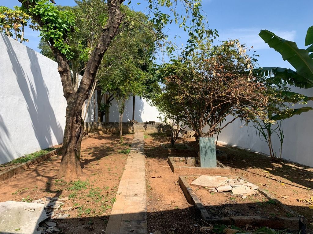 Casa à venda e aluguel com 3 quartos, 260m² - Foto 9