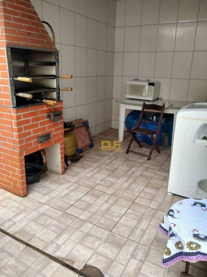 Casa à venda com 2 quartos, 1m² - Foto 1