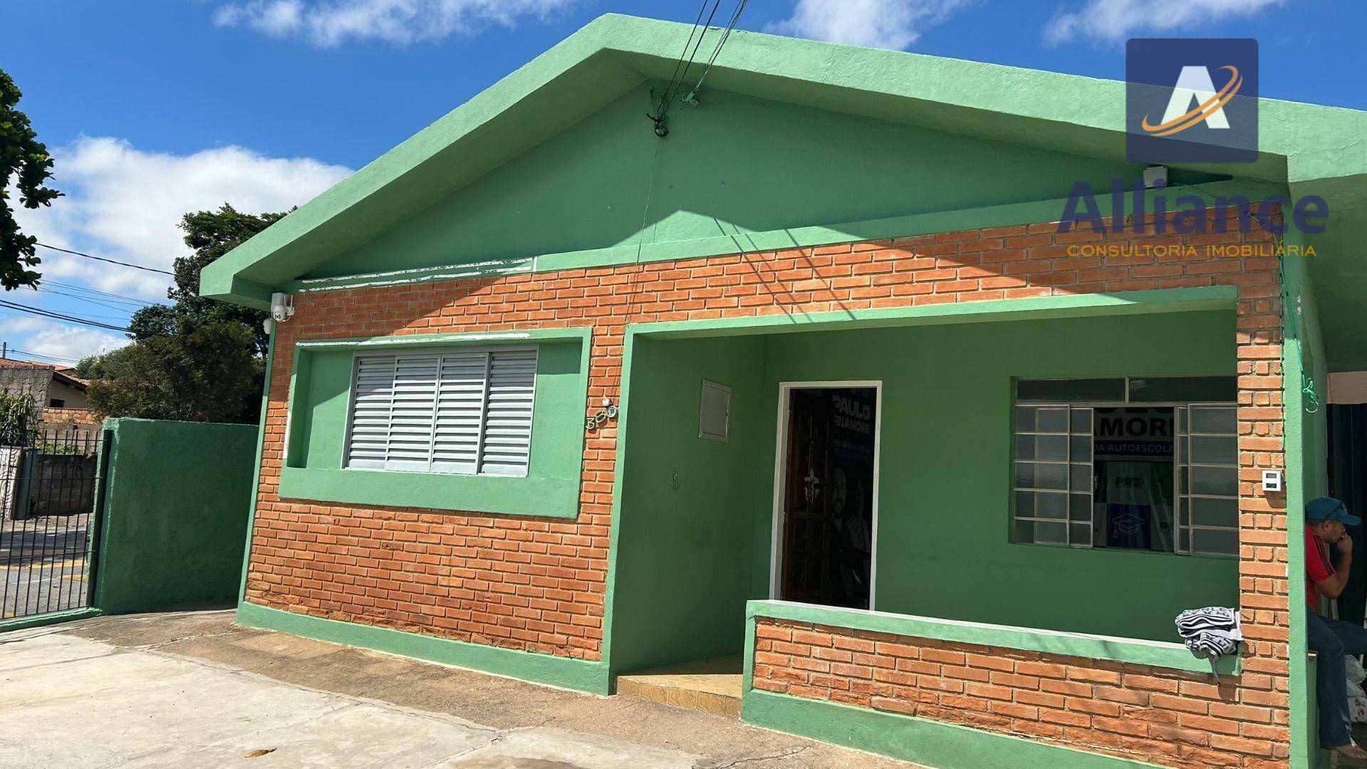 Casa para alugar com 2 quartos, 140m² - Foto 1