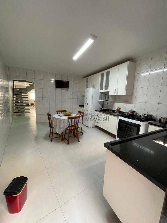 Sobrado à venda com 3 quartos, 263m² - Foto 9