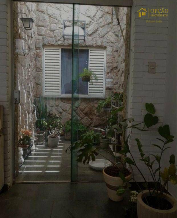 Casa à venda com 3 quartos, 212m² - Foto 3