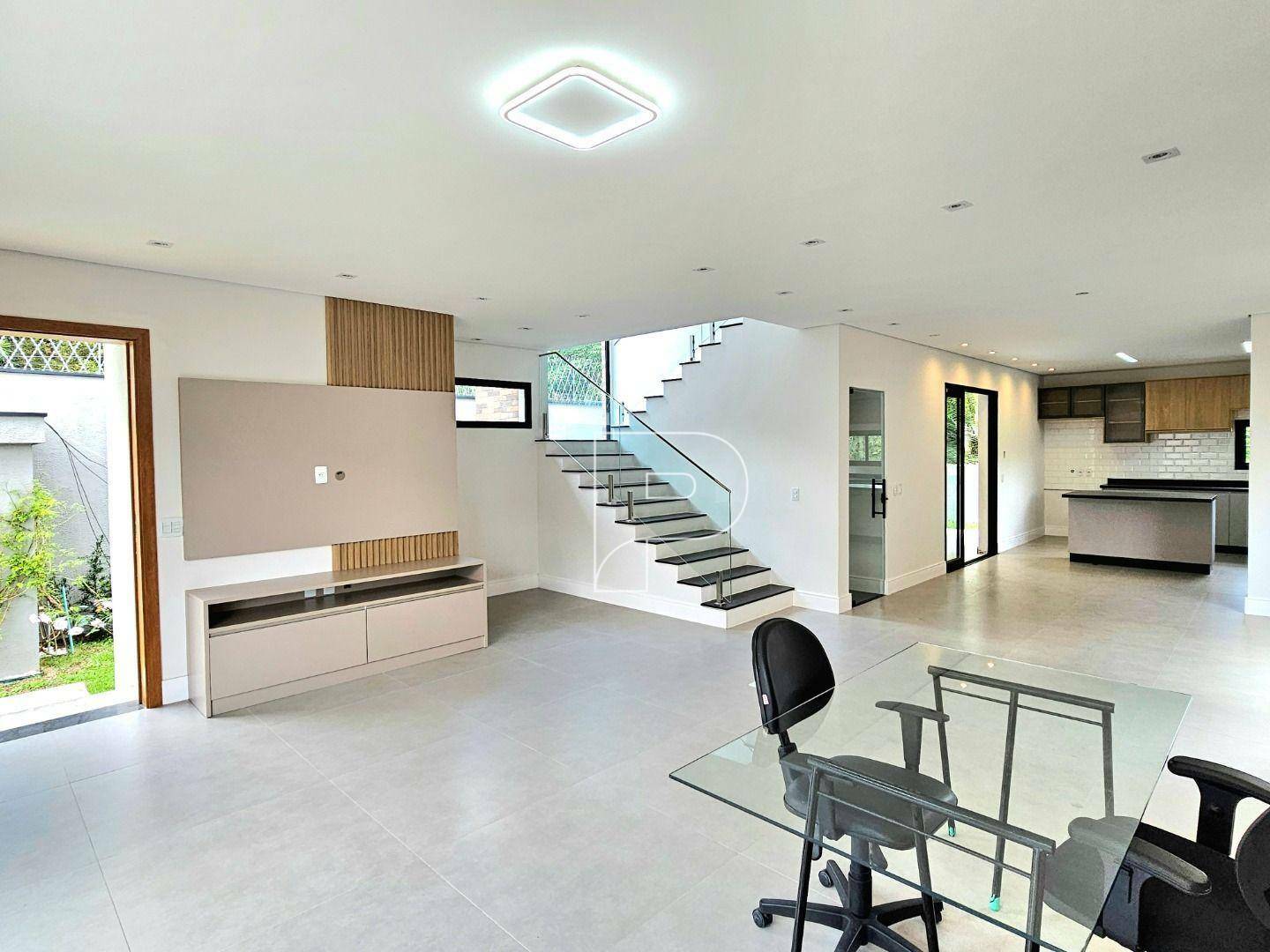 Casa de Condomínio à venda com 3 quartos, 326m² - Foto 4