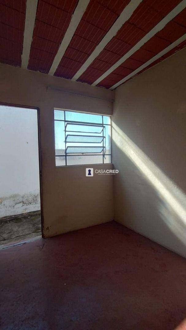 Casa para alugar com 1 quarto, 50m² - Foto 3