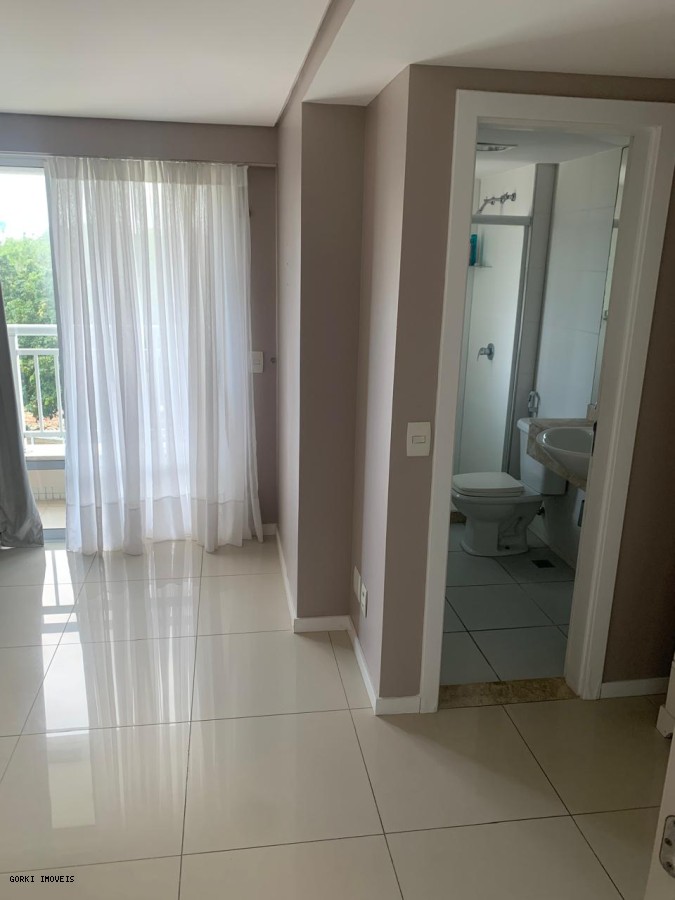 Apartamento à venda com 3 quartos, 220m² - Foto 9