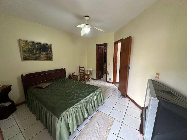 Casa à venda com 4 quartos, 180m² - Foto 12