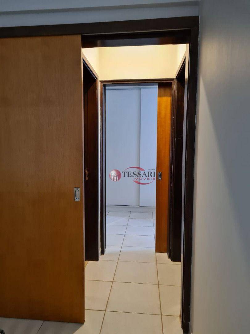 Apartamento para alugar com 2 quartos, 75m² - Foto 17