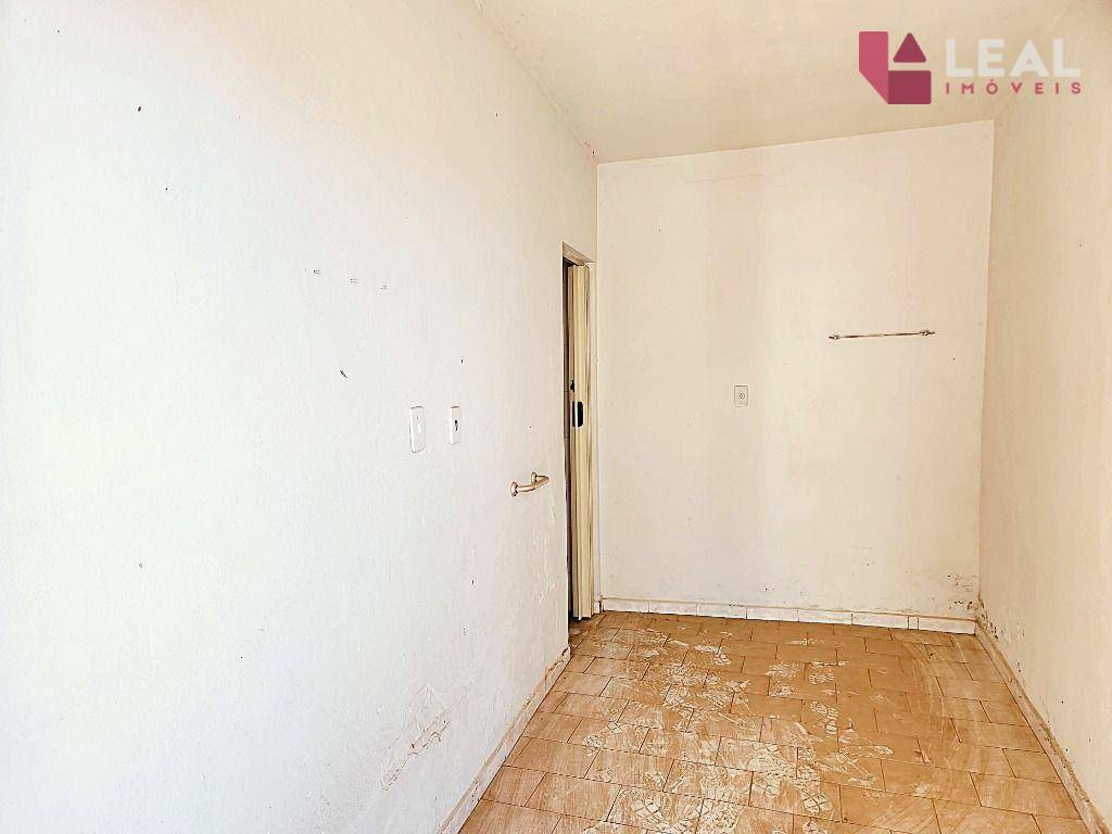 Casa à venda com 3 quartos, 157m² - Foto 2