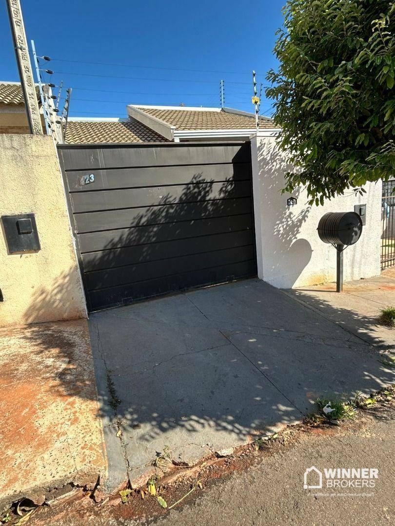 Casa à venda com 2 quartos, 70m² - Foto 1