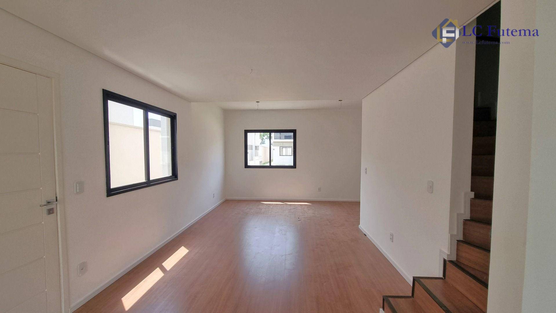 Casa de Condomínio para alugar com 3 quartos, 87m² - Foto 2