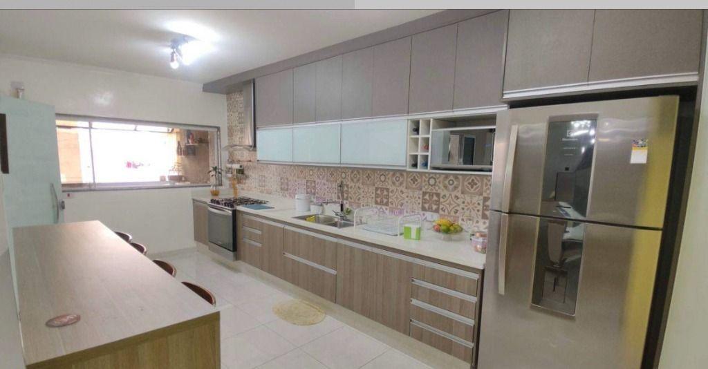 Sobrado à venda com 3 quartos, 210m² - Foto 5