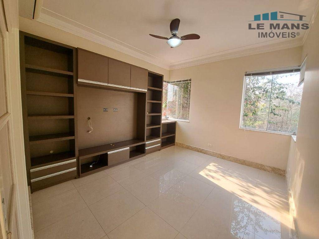 Casa de Condomínio para alugar com 4 quartos, 295m² - Foto 4