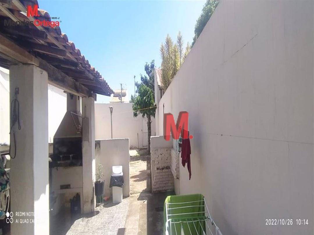 Casa à venda com 3 quartos, 121m² - Foto 14