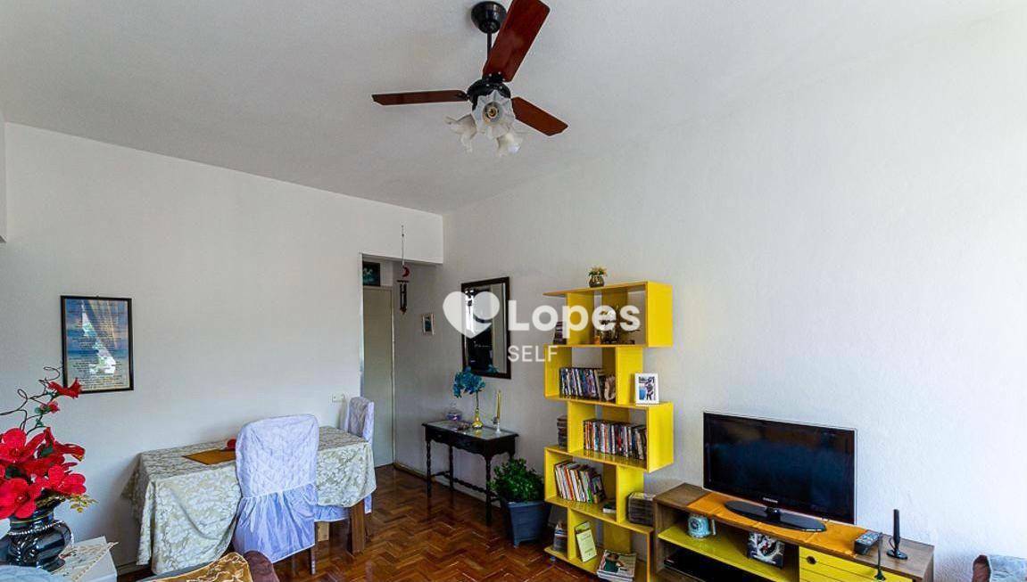 Apartamento à venda com 2 quartos, 70m² - Foto 2