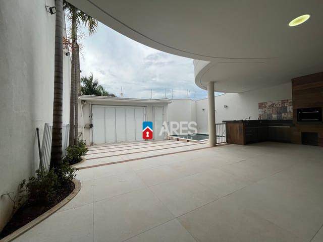 Casa à venda com 4 quartos, 301m² - Foto 5