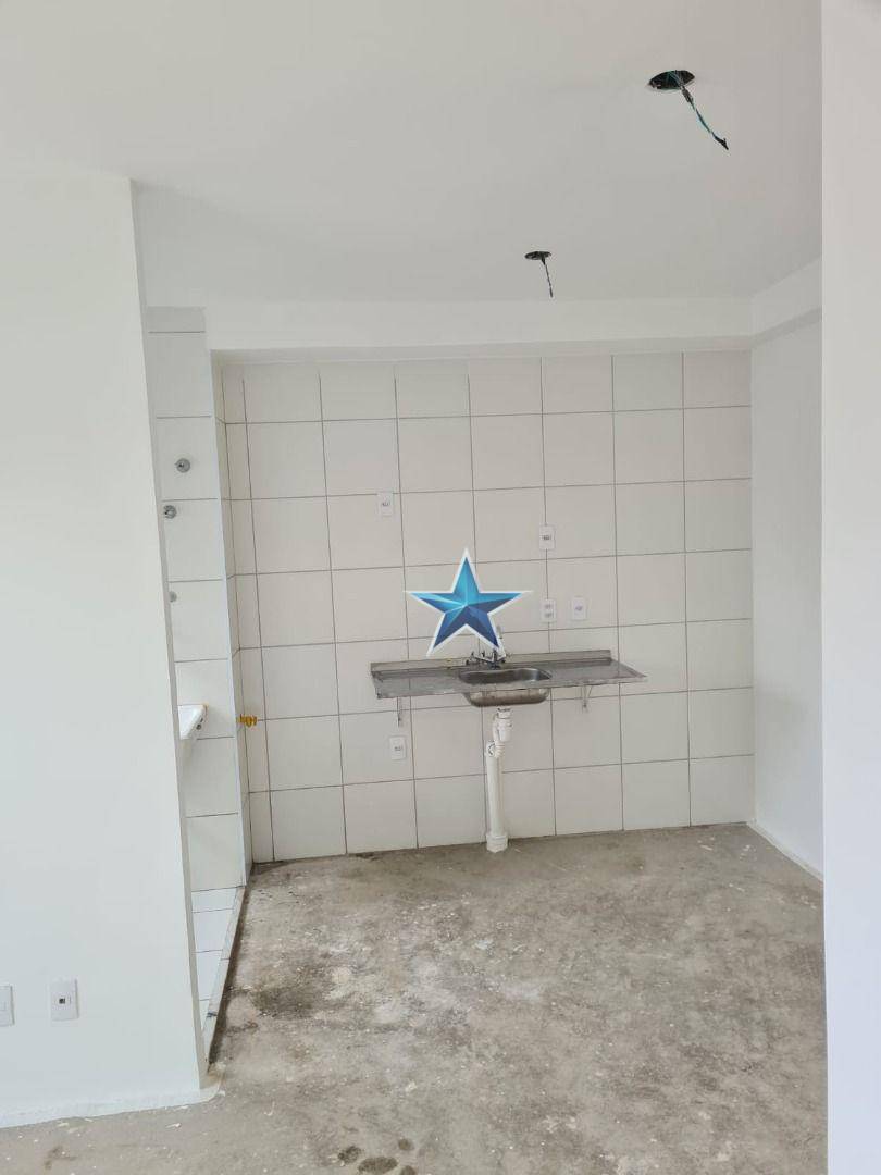 Apartamento à venda com 2 quartos, 38m² - Foto 2