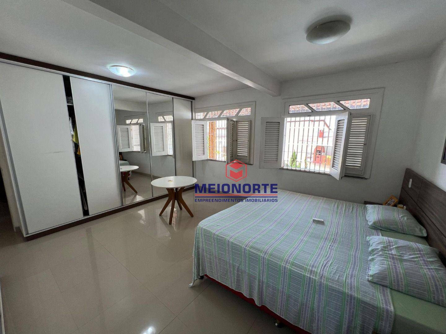 Casa à venda com 4 quartos, 500m² - Foto 4