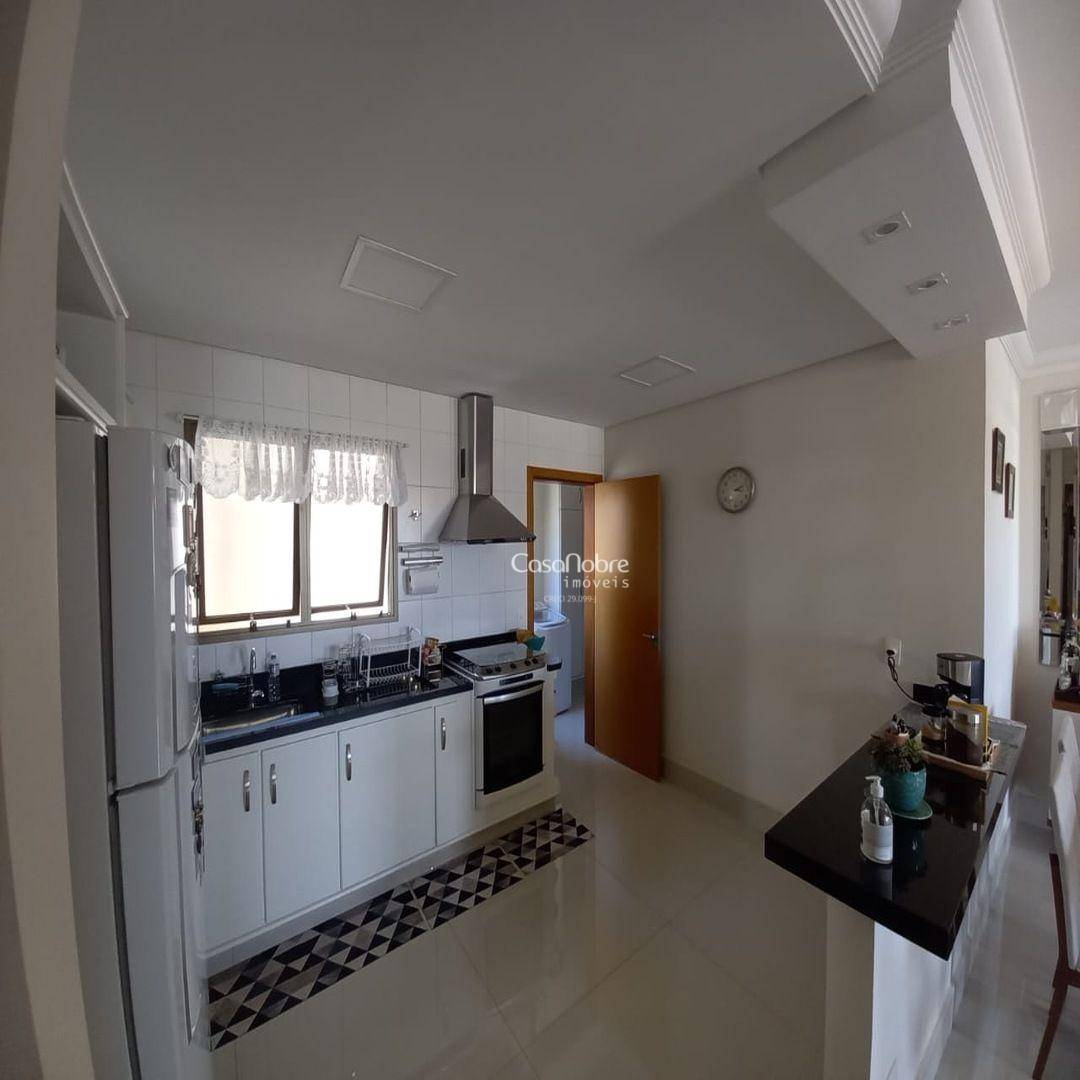 Apartamento à venda com 3 quartos, 137m² - Foto 11