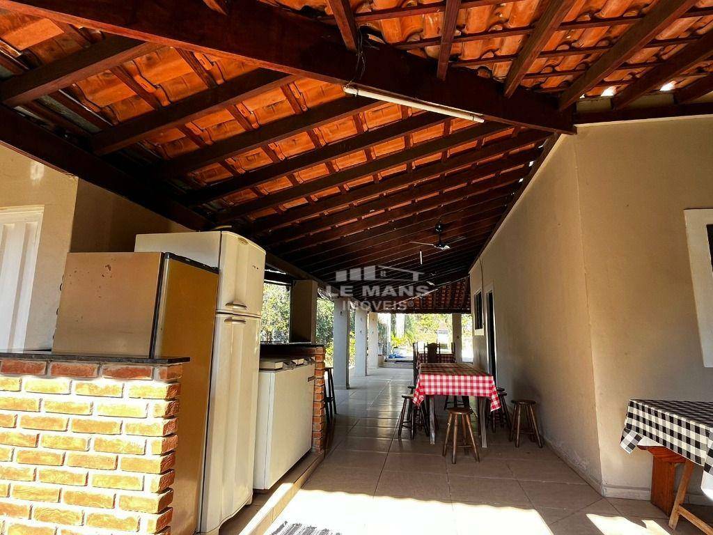 Chácara à venda com 2 quartos, 240m² - Foto 10