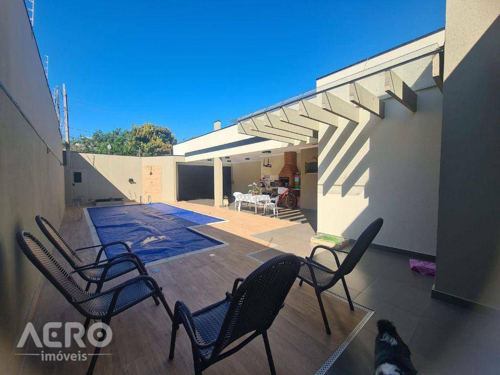 Casa à venda com 3 quartos, 310m² - Foto 31