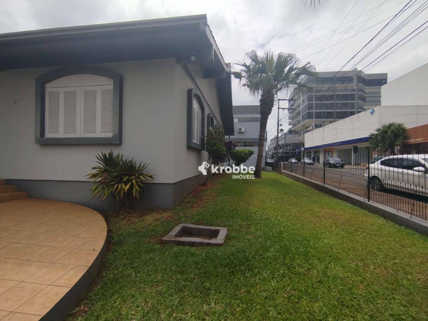 Casa à venda com 4 quartos, 253m² - Foto 3