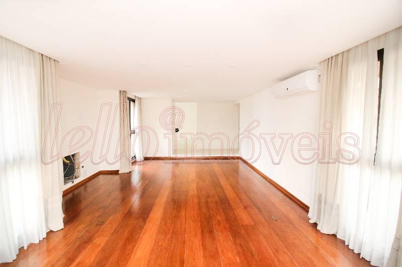 Apartamento à venda com 4 quartos, 215m² - Foto 2