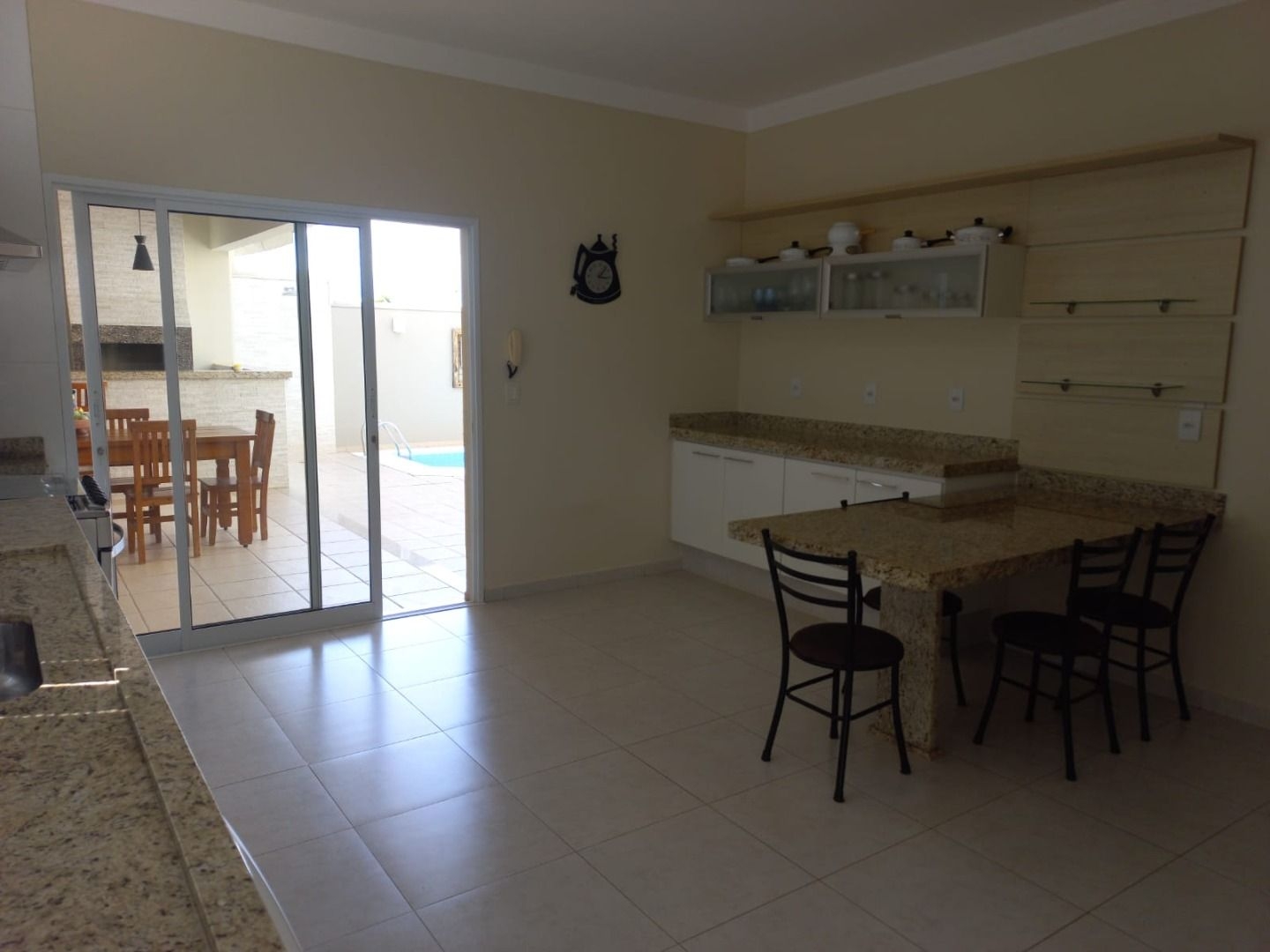 Casa à venda com 3 quartos, 305m² - Foto 3