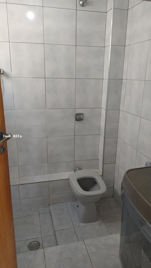 Casa à venda com 4 quartos, 250m² - Foto 4