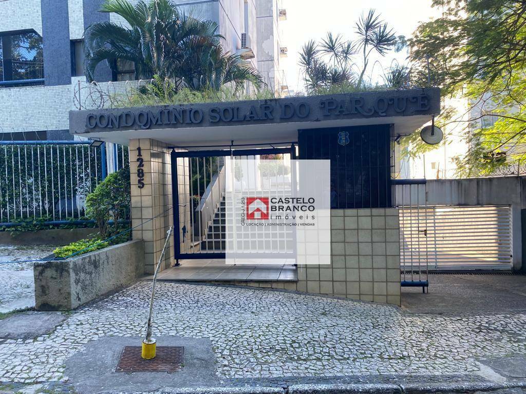 Apartamento à venda com 3 quartos, 145m² - Foto 2