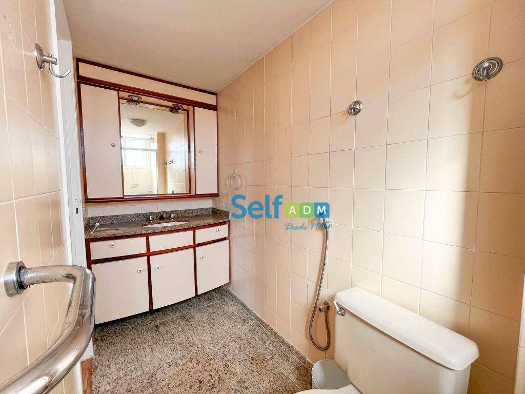 Apartamento para alugar com 4 quartos, 140m² - Foto 11