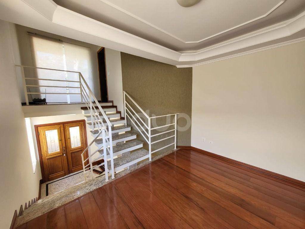 Casa de Condomínio para alugar com 4 quartos, 258m² - Foto 17