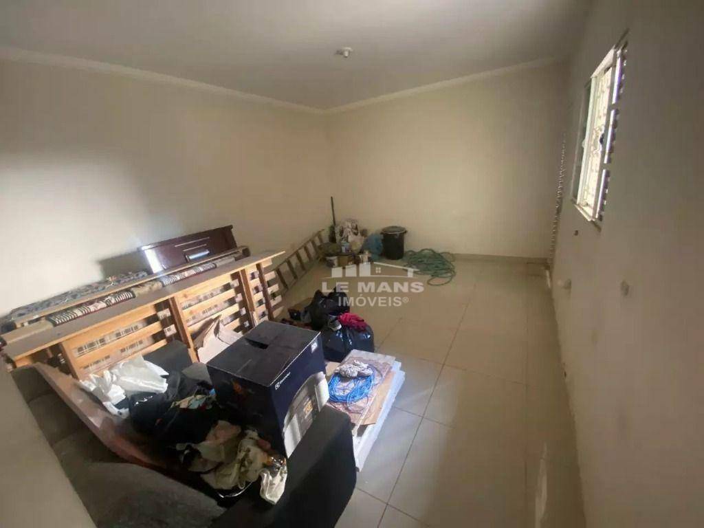 Casa à venda com 3 quartos, 200m² - Foto 11