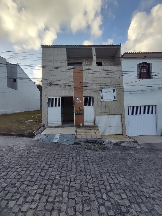 Casa de Condomínio à venda com 8 quartos, 150m² - Foto 1