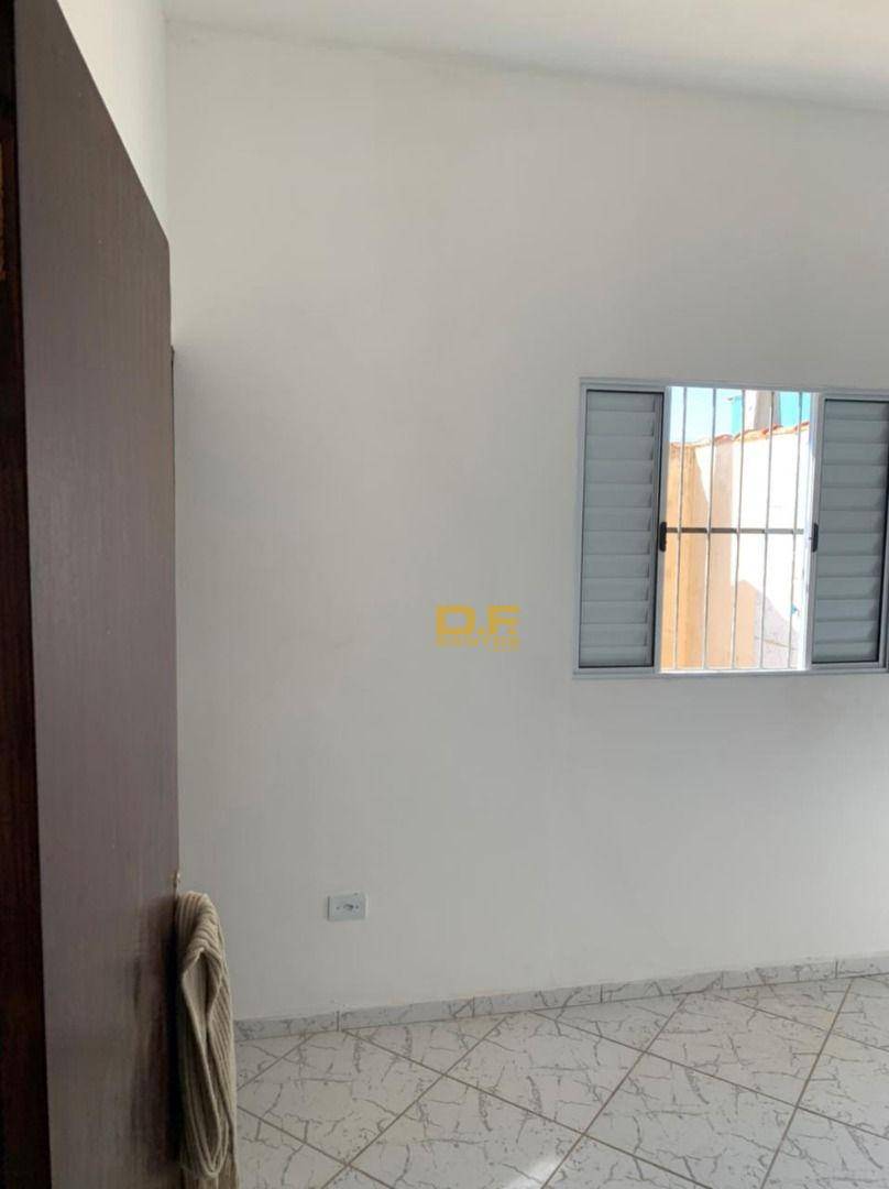 Casa à venda com 2 quartos, 1m² - Foto 3